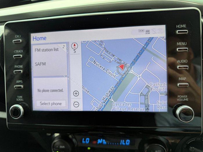 2023 Toyota Hilux SR5