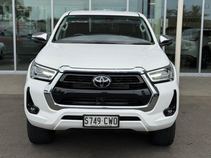 2023 Toyota Hilux SR5