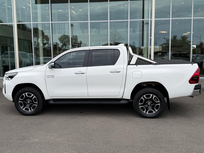 2023 Toyota Hilux SR5