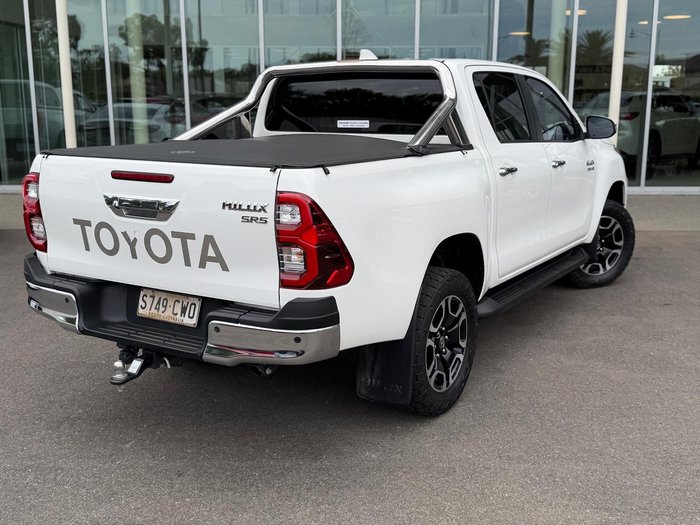 2023 Toyota Hilux SR5