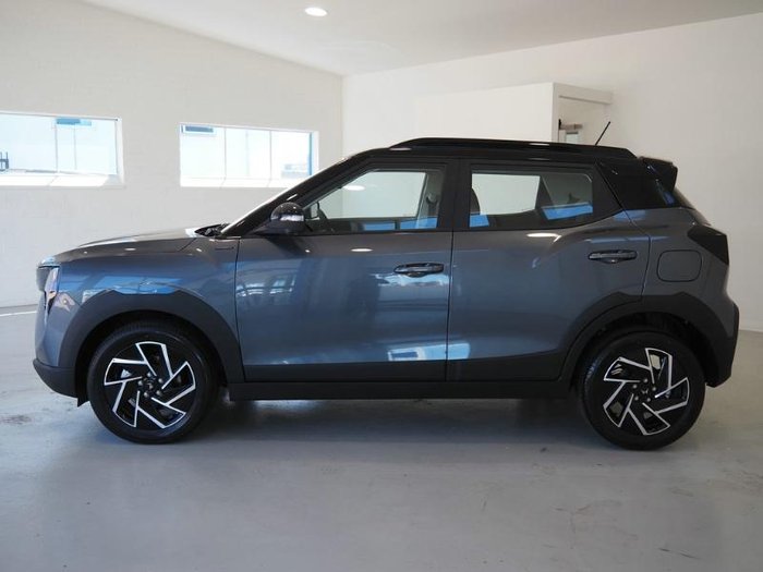 2025 Mahindra XUV3XO AX7L