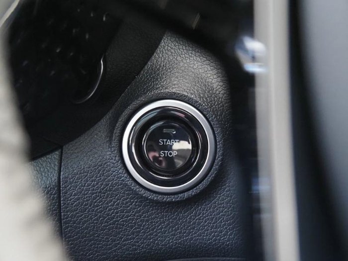 2025 Mahindra XUV3XO AX7L