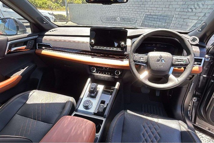 2023 Mitsubishi Outlander Exceed Tourer