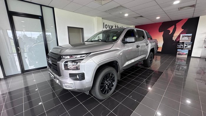 2025 Mitsubishi Triton GLX-R