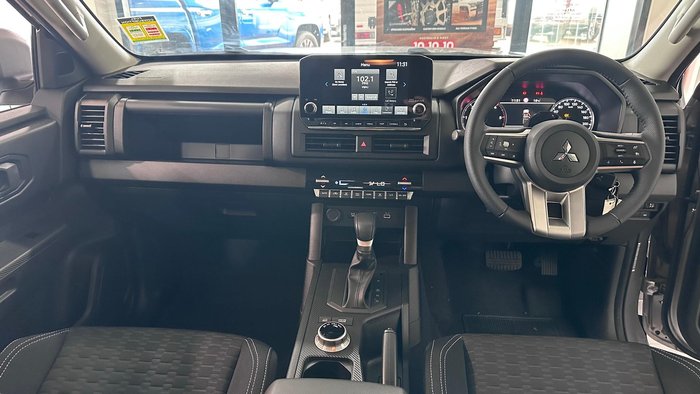 2025 Mitsubishi Triton GLX-R