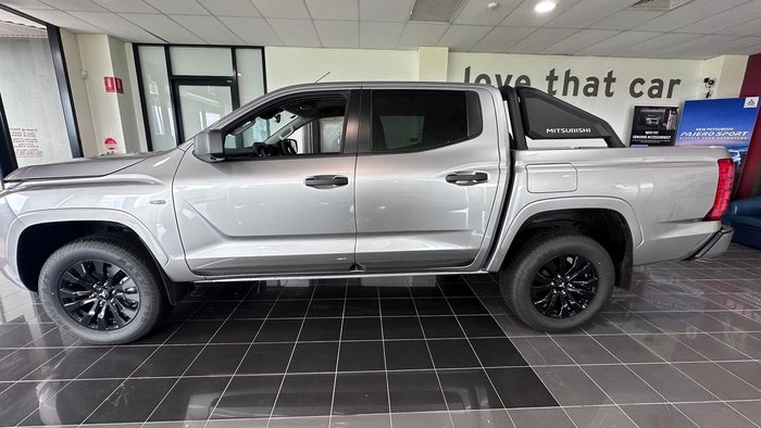 2025 Mitsubishi Triton GLX-R