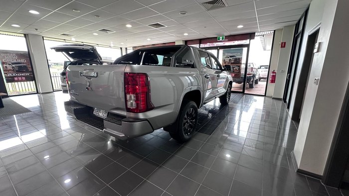 2025 Mitsubishi Triton GLX-R