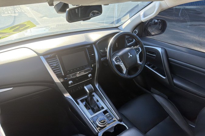 2021 MITSUBISHI PAJERO SPORT EXCEED (4x4) 7 SEAT