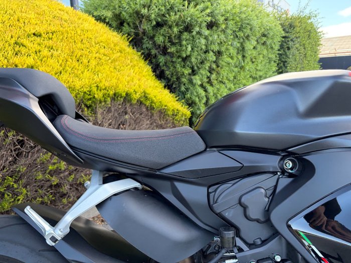 2024 DUCATI PANIGALE V2 Black