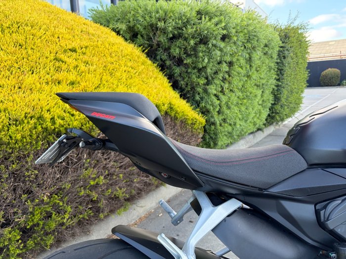 2024 DUCATI PANIGALE V2 Black