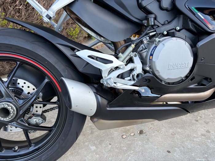 2024 DUCATI PANIGALE V2 Black