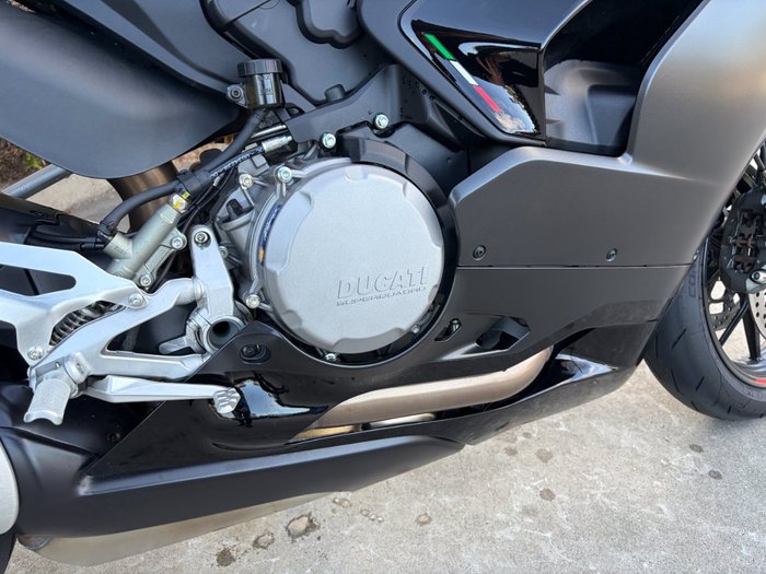 2024 DUCATI PANIGALE V2 Black