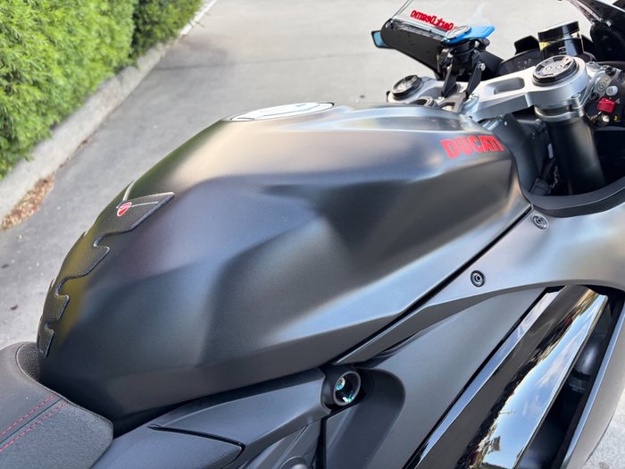 2024 DUCATI PANIGALE V2 Black