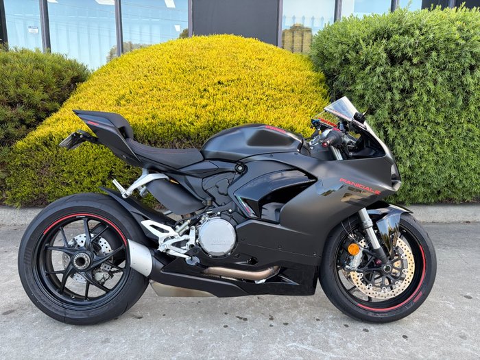 2024 DUCATI PANIGALE V2 Black