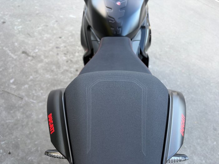 2024 DUCATI PANIGALE V2 Black