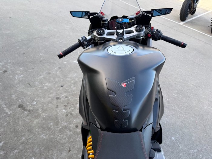 2024 DUCATI PANIGALE V2 Black
