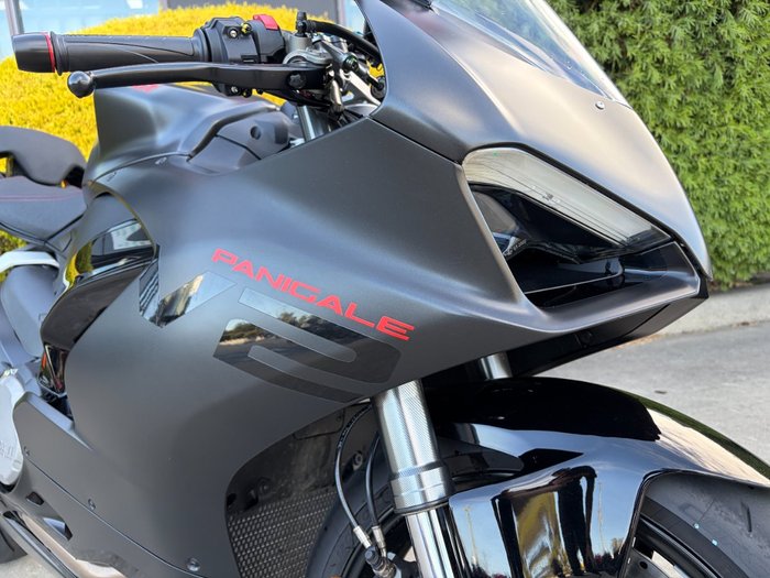 2024 DUCATI PANIGALE V2 Black