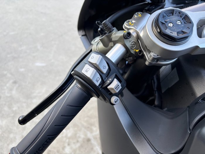 2024 DUCATI PANIGALE V2 Black