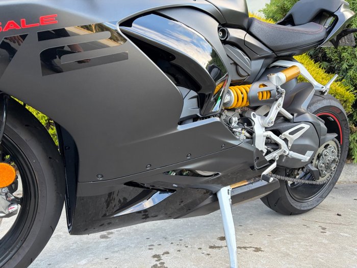 2024 DUCATI PANIGALE V2 Black