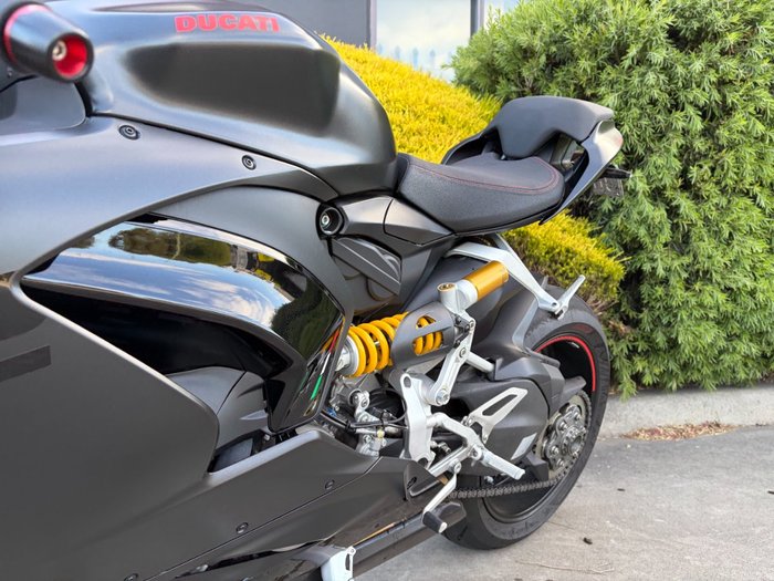 2024 DUCATI PANIGALE V2 Black
