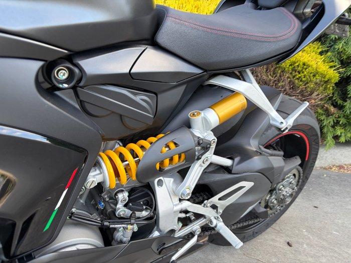 2024 DUCATI PANIGALE V2 Black