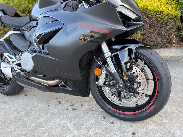 2024 DUCATI PANIGALE V2 Black