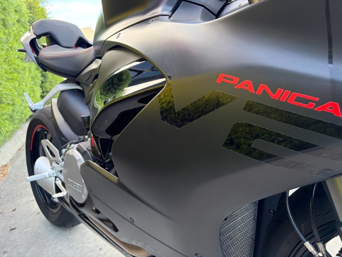 2024 DUCATI PANIGALE V2 Black
