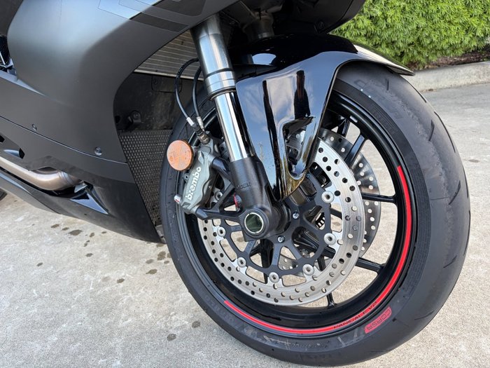 2024 DUCATI PANIGALE V2 Black