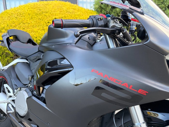 2024 DUCATI PANIGALE V2 Black
