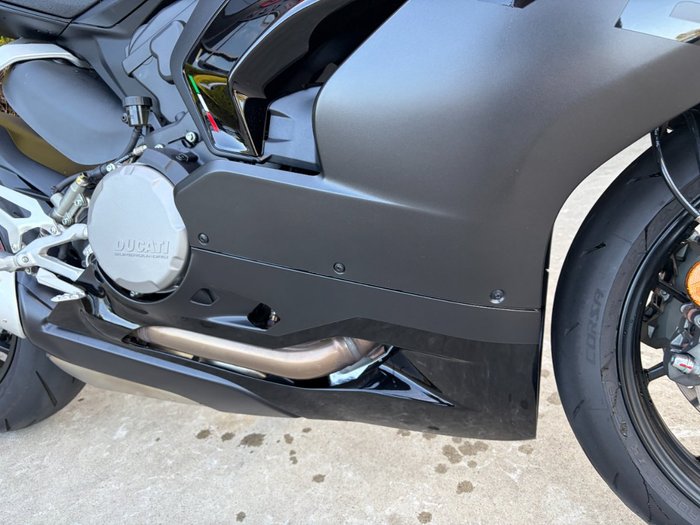 2024 DUCATI PANIGALE V2 Black