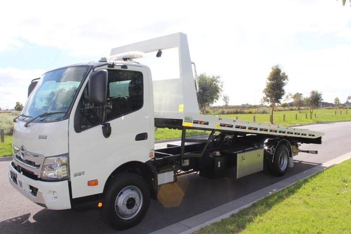 2025 Hino 921- 300 Series 921 AUTO LONG WHEEL BASE WHITE
