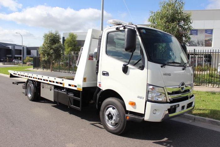 2025 Hino 921- 300 Series 921 AUTO LONG WHEEL BASE WHITE
