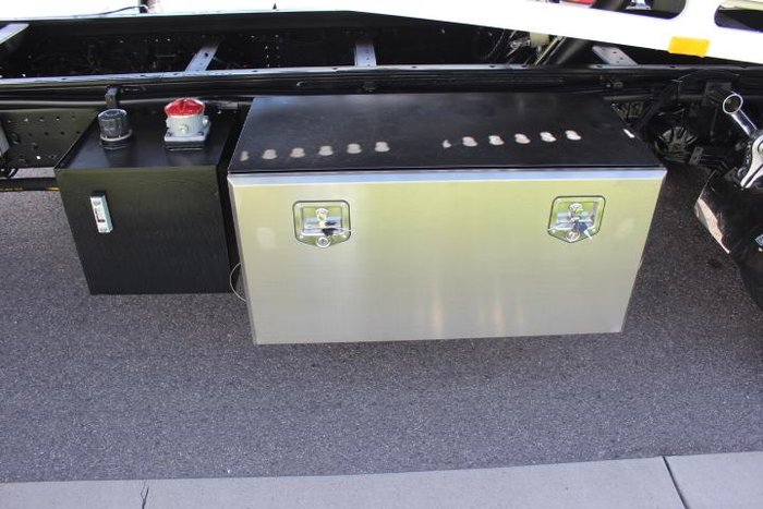 2025 Hino 921- 300 Series 921 AUTO LONG WHEEL BASE WHITE