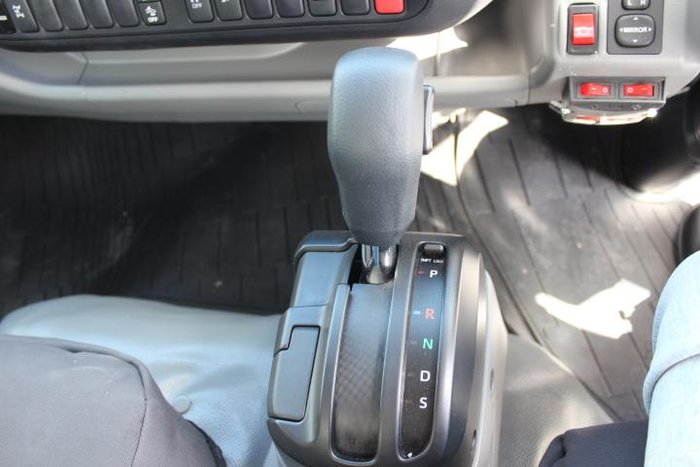 2025 Hino 921- 300 Series 921 AUTO LONG WHEEL BASE WHITE