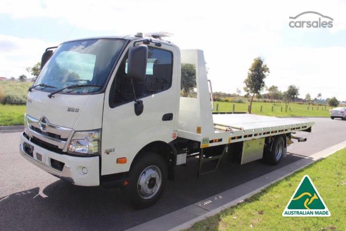 2025 Hino 921- 300 Series 921 AUTO LONG WHEEL BASE WHITE