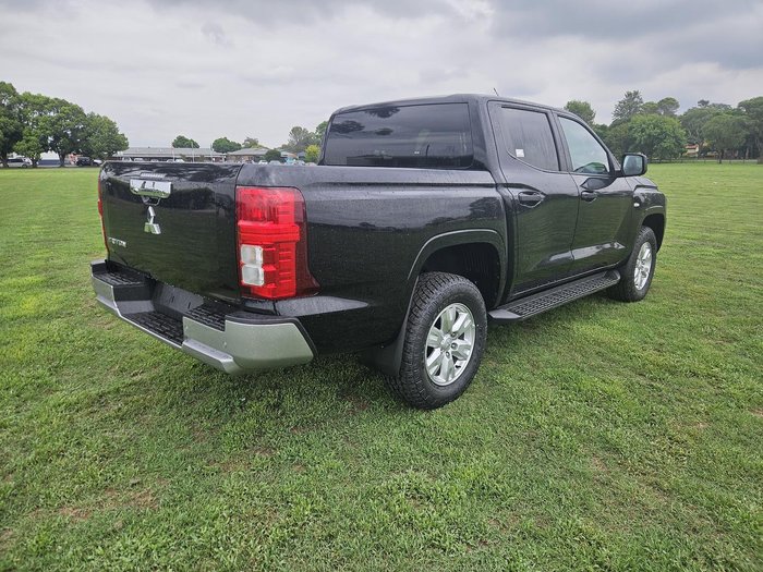 2025 Mitsubishi Triton GLX+