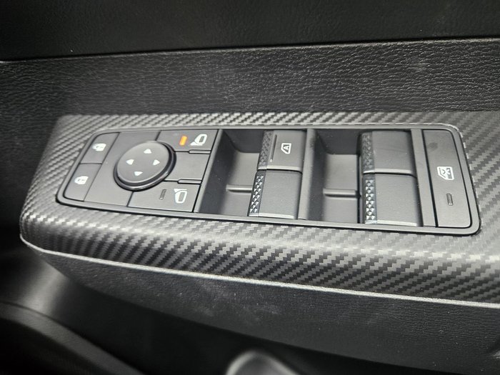 2025 Mitsubishi Triton GLX+