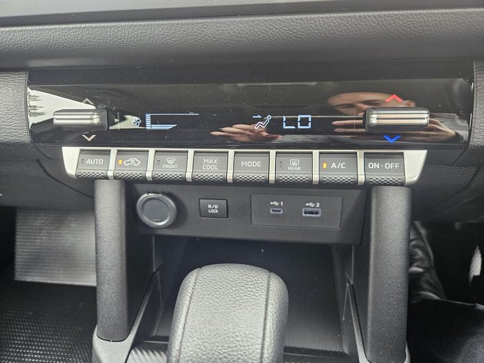 2025 Mitsubishi Triton GLX+