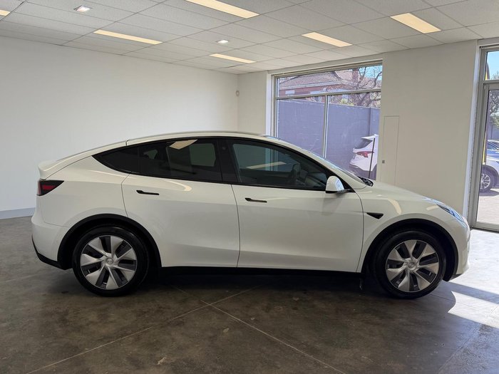 2023 Tesla Model Y Rear-Wheel Drive