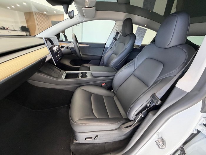 2023 Tesla Model Y Rear-Wheel Drive