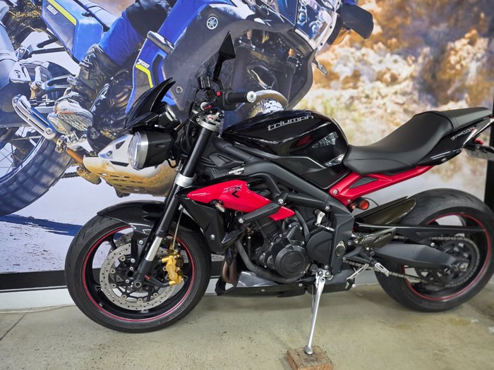 2013 Triumph STREET TRIPLE R (NON ABS) BLACK