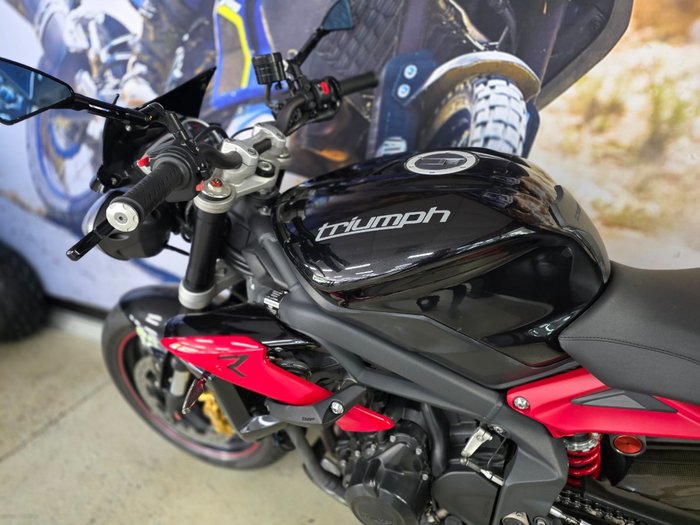 2013 Triumph STREET TRIPLE R (NON ABS) BLACK