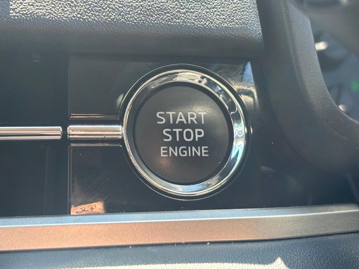 2024 Mitsubishi Outlander ES