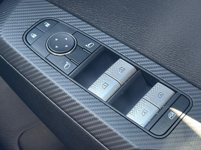 2024 Mitsubishi Outlander ES