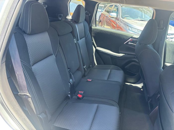 2024 Mitsubishi Outlander ES