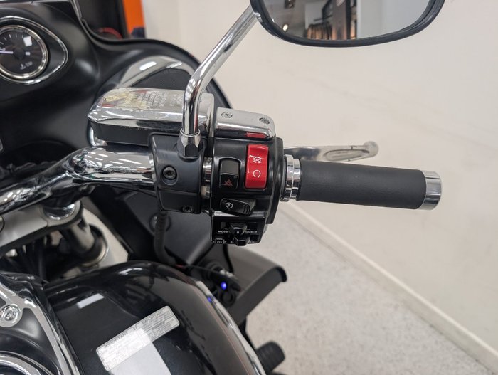 2012 Kawasaki VULCAN 1700 VOYAGER (ABS) Silver