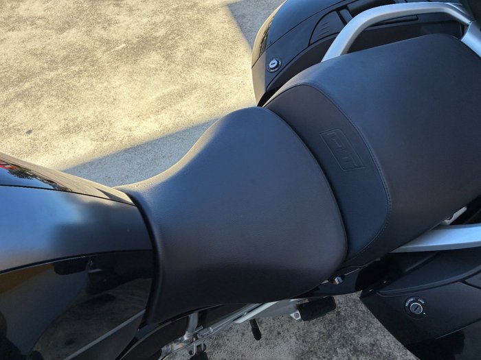 2024 BMW Motorrad R 1250 R TRIPLE BLACK Black