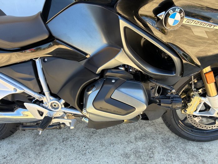 2024 BMW Motorrad R 1250 R TRIPLE BLACK Black