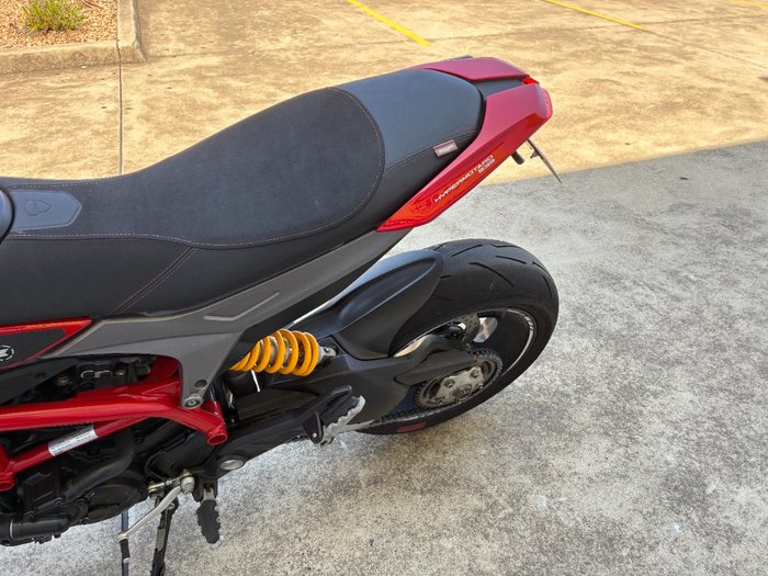 2017 DUCATI 939 HYPERMOTARD Red