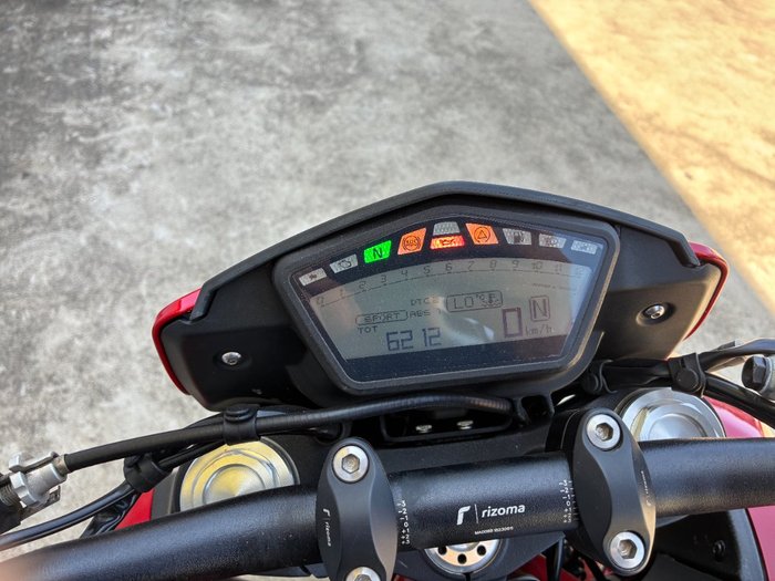 2017 DUCATI 939 HYPERMOTARD Red